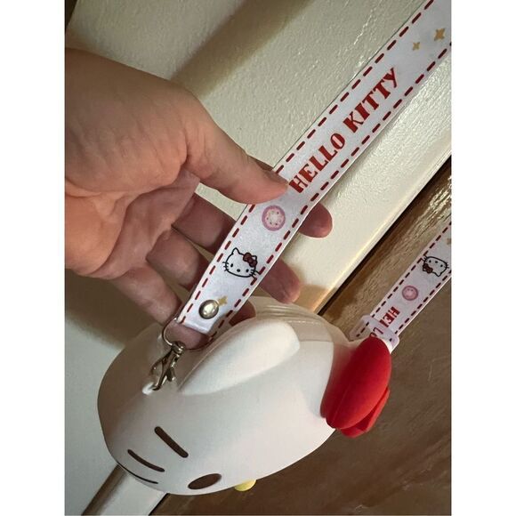 Sanrio Hello Kitty Silicone Crossbody Bag - Picture 5 of 12